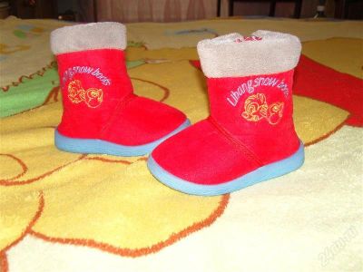 Лот: 1995368. Фото: 1. Ботики новые на малыша. Ботинки
