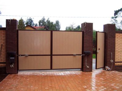 Лот: 9974085. Фото: 1. Ворота распашные с автоматикой... Ворота, заборы, шлагбаумы
