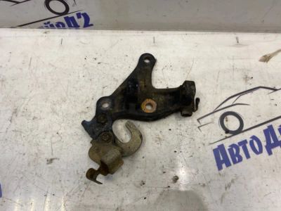 Лот: 21713603. Фото: 1. кронштейн генератора Toyota Avensis... Двигатель и элементы двигателя