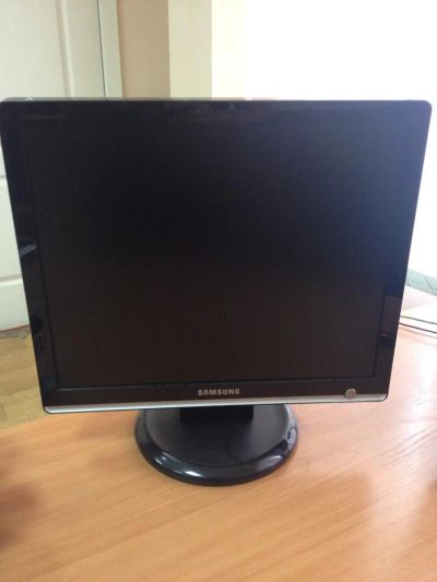 Лот: 4587060. Фото: 1. Samsung SyncMaster 931c. ЖК-мониторы