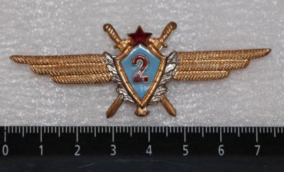 Лот: 11861366. Фото: 1. Тяжелый нагрудный знак: военная... Сувенирные
