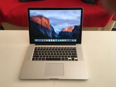 Лот: 14350810. Фото: 1. MacBook pro15 c02kd27senf2. Ноутбуки