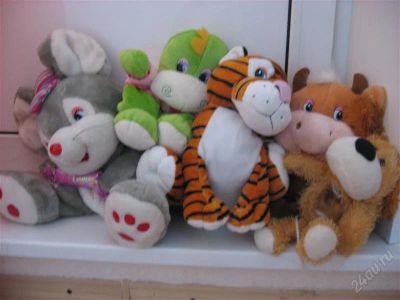Лот: 2384275. Фото: 1. мягкие игрушки от подарков. Мягкие