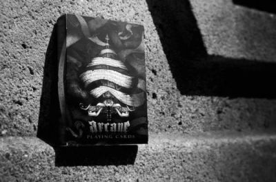 Лот: 3533118. Фото: 1. Черные карты Arcane. Настольные игры, карты