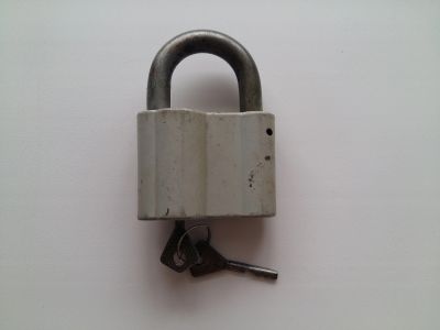 Лот: 16792476. Фото: 1. Навесной замок. Замки
