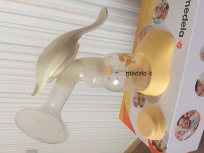 Лот: 14997864. Фото: 1. Молокоотсос medela. Всё для кормления