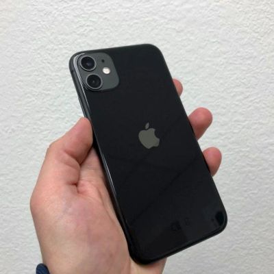 Лот: 16336338. Фото: 1. iPhone 11 64gb black. Смартфоны