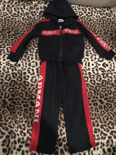 Лот: 12368913. Фото: 1. Костюм для мальчика 3-5 лет Armani. Костюмы, пиджаки, комбинезоны