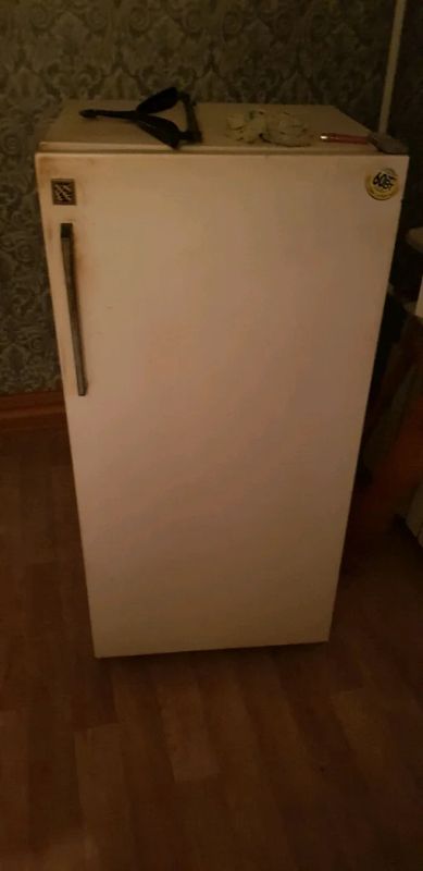 Лот: 12259905. Фото: 1. Холодильник остался от дедушки. Холодильники, морозильные камеры