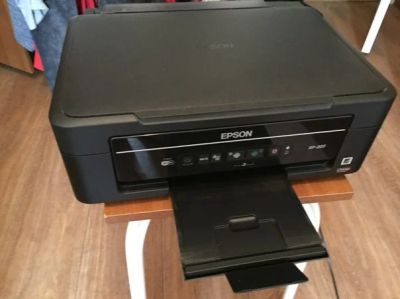 Лот: 7638912. Фото: 1. Принтер Epson XP-270 три в одном... Струйные принтеры