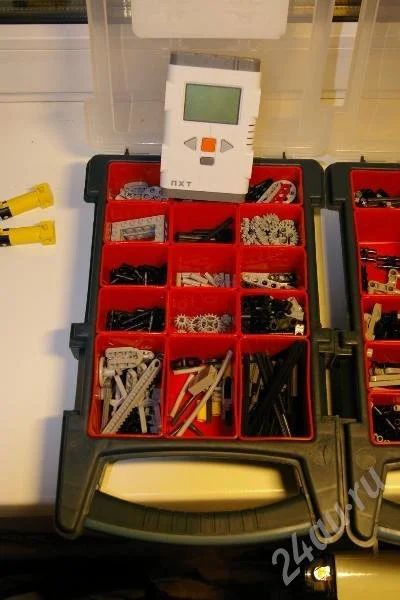 Лот: 129861. Фото: 1. LEGO MINDSTORMS NXT. Другое (дети растут)