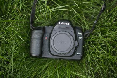 Лот: 3050616. Фото: 1. Canon 5D Mark II Body (торг уместен... Цифровые зеркальные