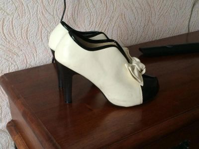 Лот: 3785885. Фото: 1. туфли женские 35 размер. Туфли