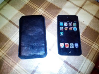 Лот: 3793625. Фото: 1. ipod touch 4 32Gb. Плееры