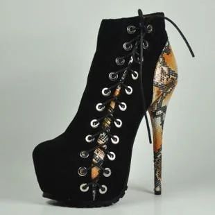 Лот: 4204337. Фото: 1. Ботиночки Christian Louboutin. Ботинки, полуботинки