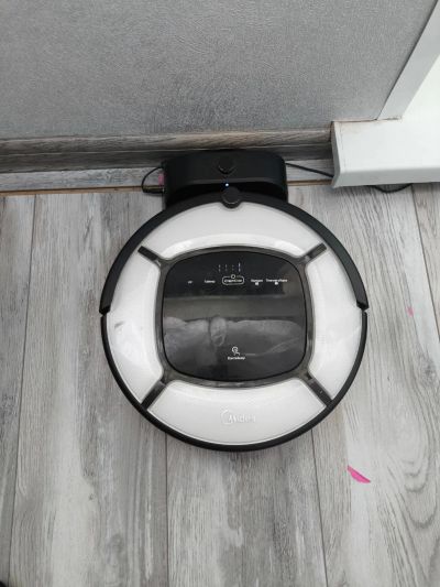 Лот: 25635697. Фото: 1. Робот пылесос midea vcr15. Пылесосы, паровые швабры