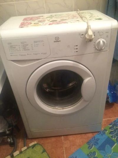 Лот: 7847766. Фото: 1. Стиральная машинка Indesit wisa... Стиральные машины