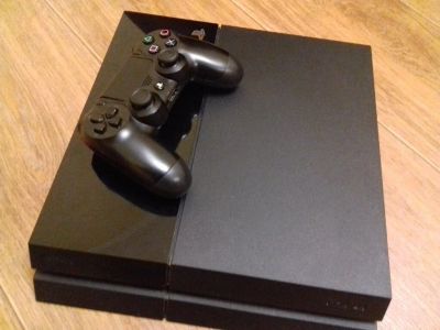 Лот: 10269216. Фото: 1. ps4 (CUH-1108A) + игры на борту. Игровые приставки, консоли