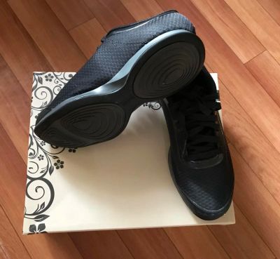 Лот: 10375481. Фото: 1. Кроссовки Reebok EasyTone. Кеды, кроссовки, слипоны