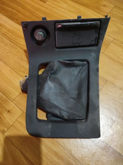 Лот: 21009149. Фото: 1. Консоль МКПП Nissan Skyline R33... Салон