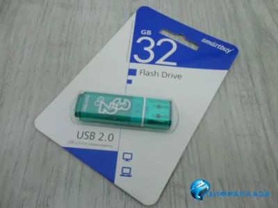 Лот: 13542209. Фото: 1. 32GB накопитель Smartbuy Glossy... USB-флеш карты