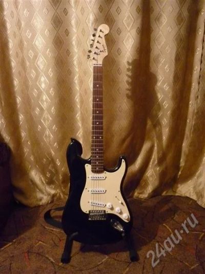 Лот: 309605. Фото: 1. FENDER SQUIER BULLET STRAT. Гитары