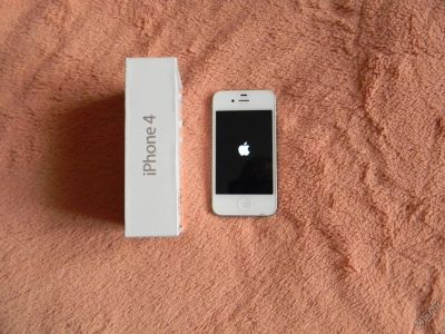 Лот: 5124512. Фото: 1. iphone 4 8gb РСТ в Хорошем состоянии... Смартфоны