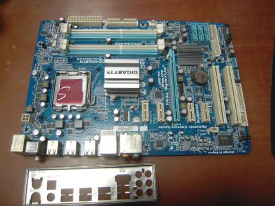 Лот: 11342772. Фото: 1. Материнская плата 775 Gigabyte... Материнские платы