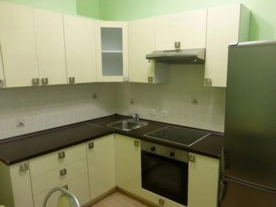 Лот: 8151843. Фото: 1. Сдам 1-к квартиру, Гладкова 5. Квартиры, студии