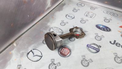 Лот: 23587942. Фото: 1. Поршень с шатуном Mazda 6 LF-VE... Двигатель и элементы двигателя