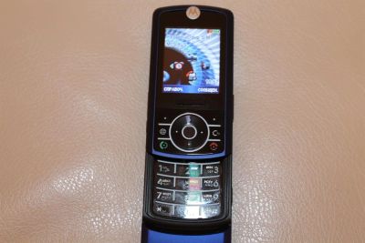 Лот: 3186848. Фото: 1. Motorola RIZR Z3. Кнопочные мобильные телефоны