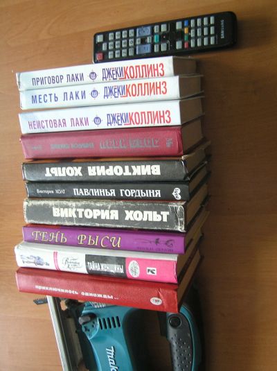 Лот: 11632181. Фото: 1. Книги Виктория Хольт, Джеки Коллинз. Художественная