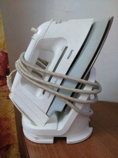 Лот: 10574187. Фото: 1. Утюг. не работает!. Утюги, парогенераторы, отпариватели
