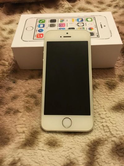 Лот: 6476136. Фото: 1. Iphone 5s.32Gb.silver.A1457. Смартфоны