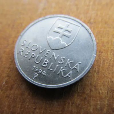 Лот: 24776543. Фото: 1. Монета 10 геллеров Словакия 1994... Европа