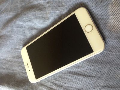 Лот: 12189115. Фото: 1. Apple iPhone 6s white. Смартфоны