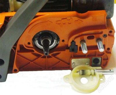 Лот: 923818. Фото: 1. Маслонасос Husqvarna 137, 142. Запчасти