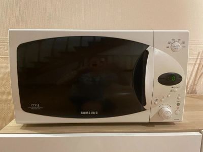 Лот: 17676136. Фото: 1. Микроволновая печь Samsung. Микроволновки, мини-печи