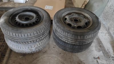 Лот: 22031363. Фото: 1. Колеса Goodyear DuraGrip. Шины