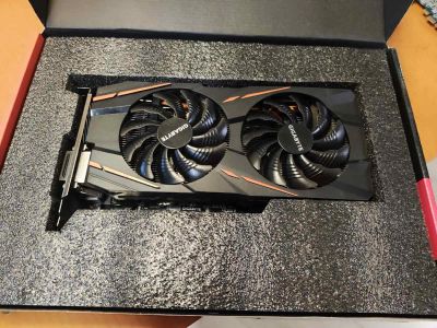 Лот: 22489498. Фото: 1. Gigabyte radeon rx 570. Видеокарты