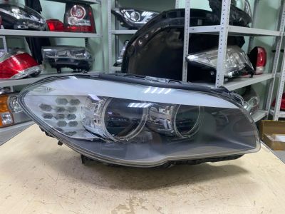 Лот: 23362258. Фото: 1. Правая фара BMW 5 F10 (1EL 010... Оптика и освещение