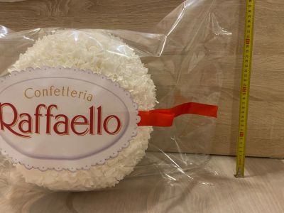 Лот: 21540842. Фото: 1. Большая конфета Raffaello. Другое (кондитерские изделия, конфеты)