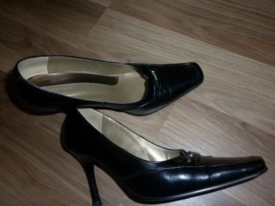 Лот: 3317780. Фото: 1. Кожаные туфли 34-35 р-р. Туфли