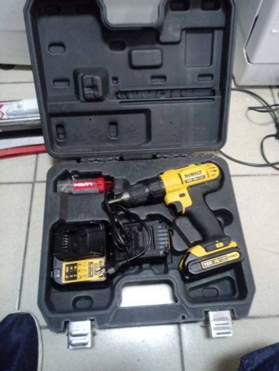 Лот: 11968044. Фото: 1. Шуруповерт Dewalt xr Lion. Электроинструмент