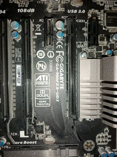 Лот: 19600383. Фото: 1. Материнская плата Gigabyte 990FXA-UD3. Материнские платы