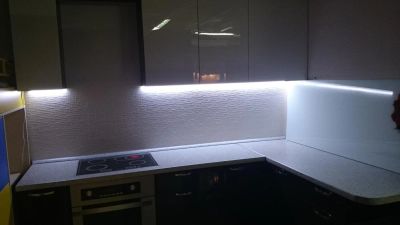 Лот: 5264716. Фото: 1. Лаковая угловая кухня МДФ с выставки. Кухонные гарнитуры