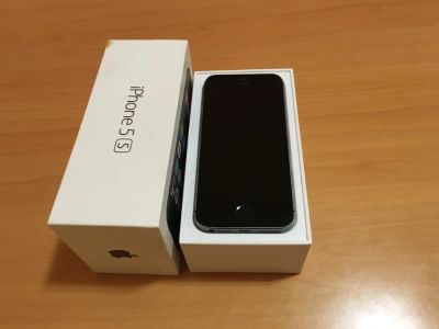 Лот: 7136587. Фото: 1. iPhone 5s 16gb black , LTE, комплект... Смартфоны