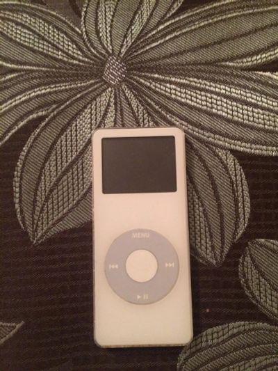 Лот: 7208350. Фото: 1. iPod nano 1gb. Плееры