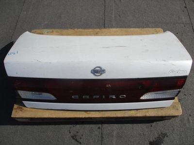 Лот: 15910851. Фото: 1. Крышка багажника Nissan Cefiro... Кузов
