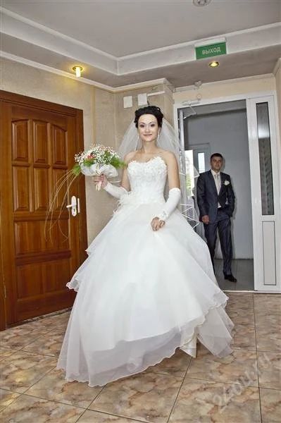 Лот: 2215548. Фото: 1. Свадебное платье. Свадебные платья